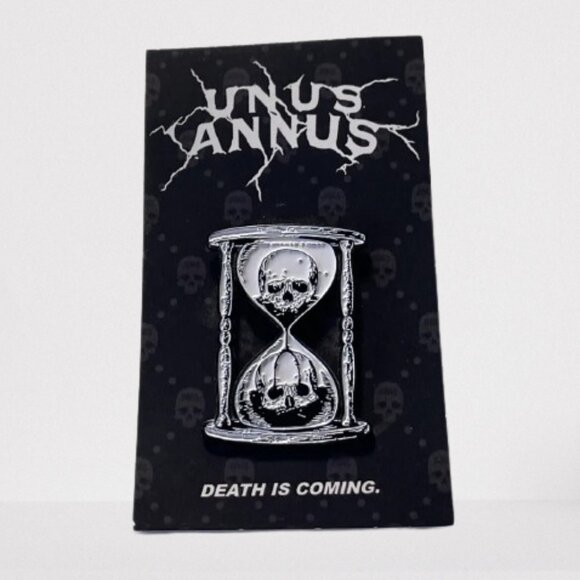 Unus Annus Pin - Picture 1 of 1